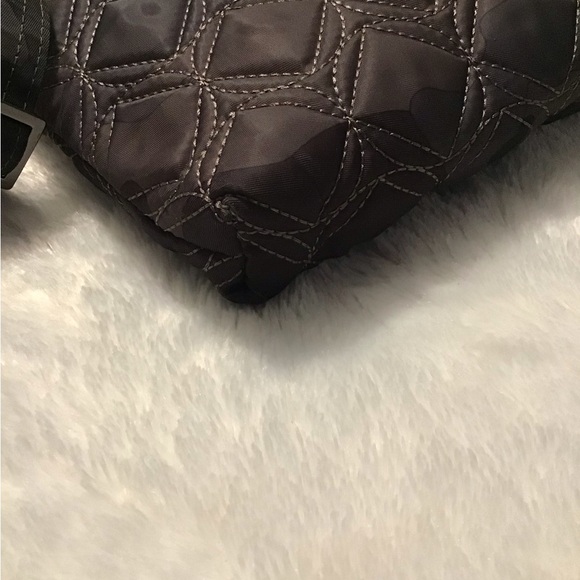 Lug Skipper Adjustable Crossbody Bag, Purse, Quilted Camo Design RFID - Picture 4 of 10